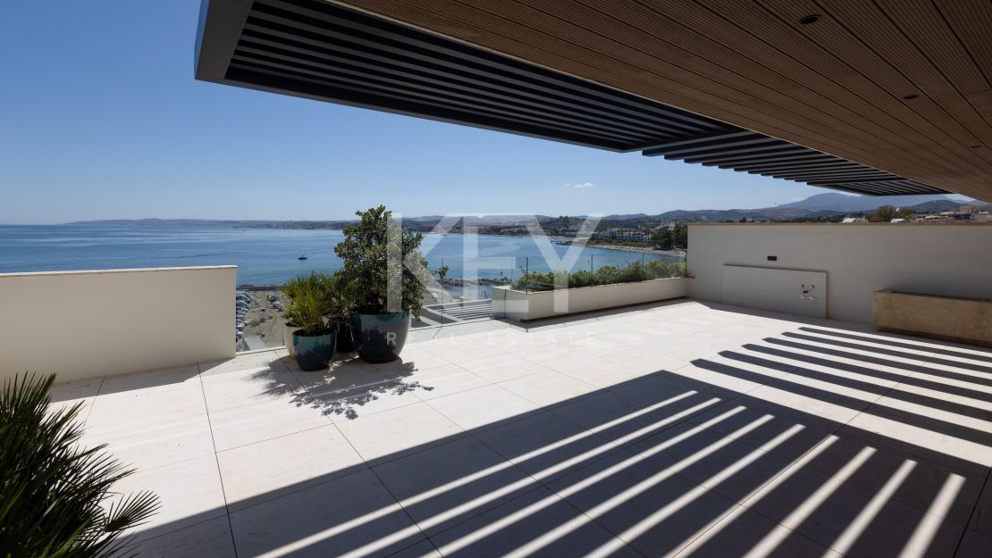 Beachfront luxury apartment key ready in Estepona