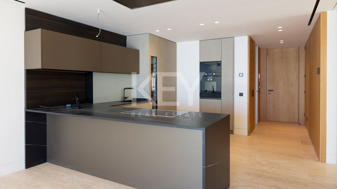 Beachfront luxury apartment key ready in Estepona