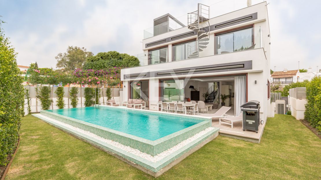 Villa de lujo junto a la playa en alquiler a corto plazo en Milla de Oro, Marbella