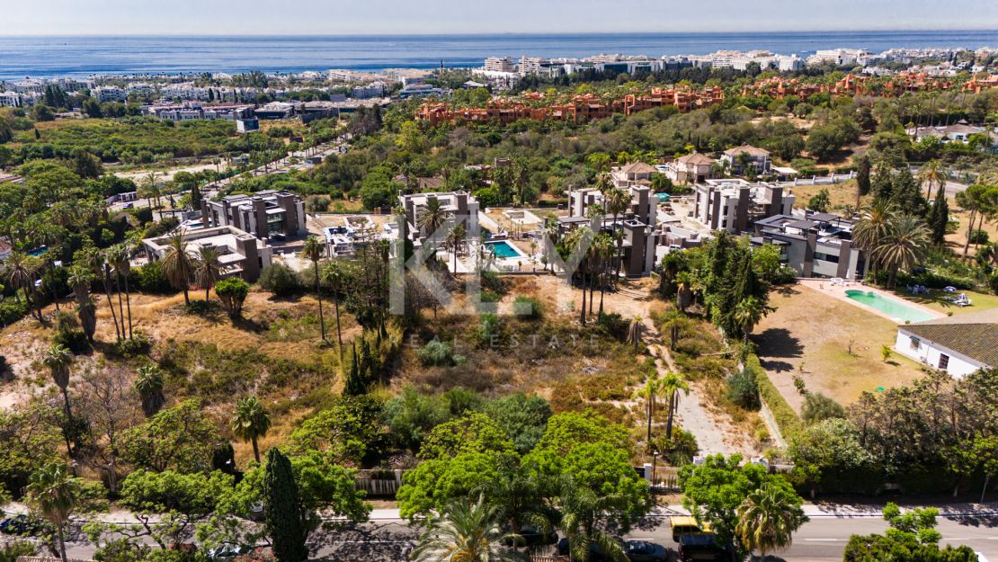 Terreno Residencial de Primera en Venta en Atalaya de Río Verde, Junto a Puerto Banús