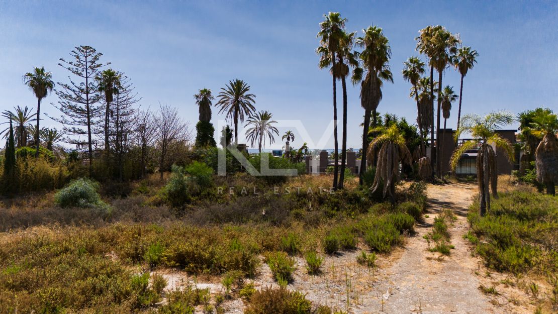 Prime residential Plot next to Puerto Banús in Atalaya de Rio Verde