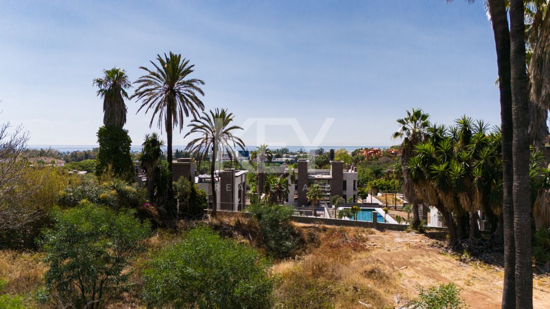 Prime residential Plot next to Puerto Banús in Atalaya de Rio Verde