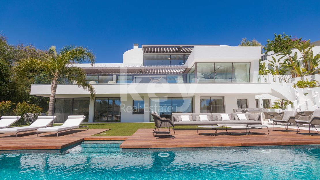 New luxury villa with panoramic sea views in La Quinta, Benahavis