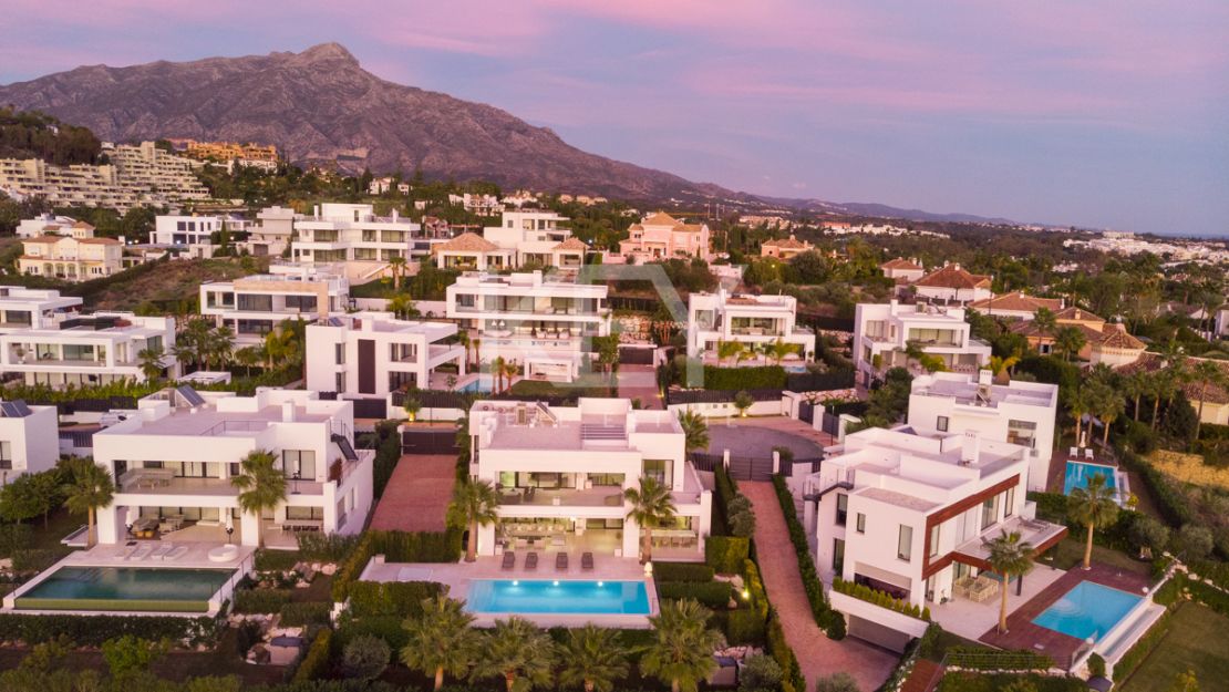 Refined modern Villa with panoramic views in the heart of Nueva Andalucía, Marbella