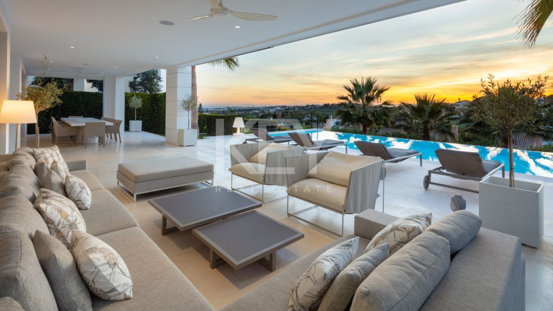 Refined modern Villa with panoramic views in the heart of Nueva Andalucía, Marbella