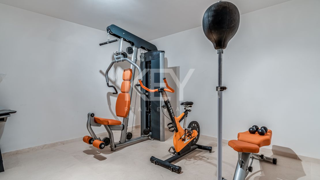 Villa Grecia: luxury villa in Altos de Puente Romano, Golden Mile 