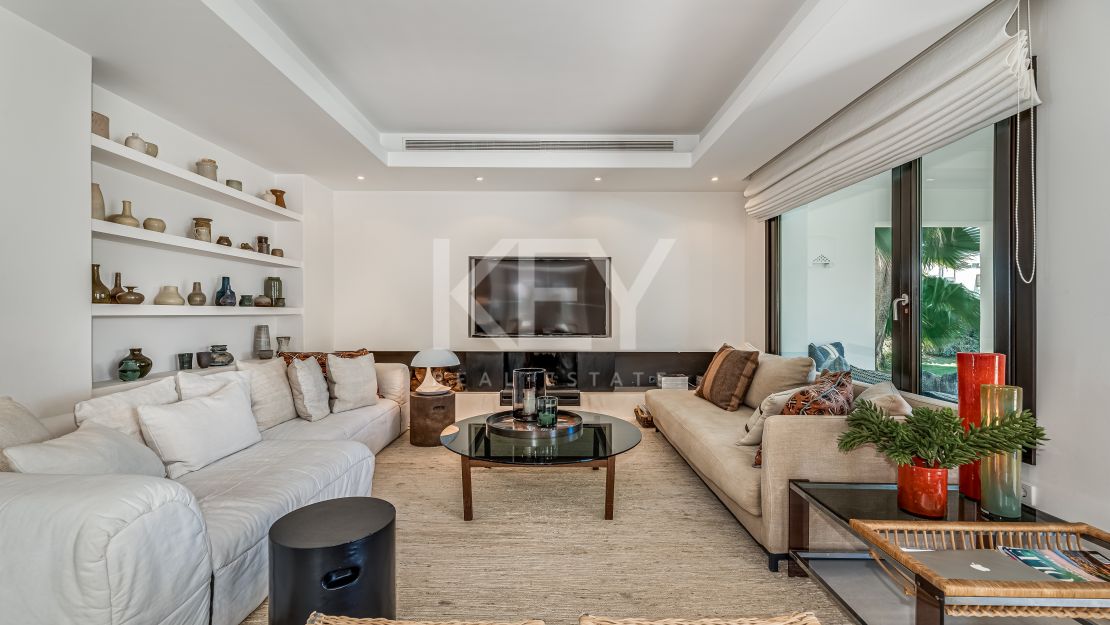 Villa Grecia: luxury villa in Altos de Puente Romano, Golden Mile 