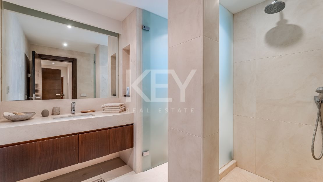 Villa Grecia: luxury villa in Altos de Puente Romano, Golden Mile 