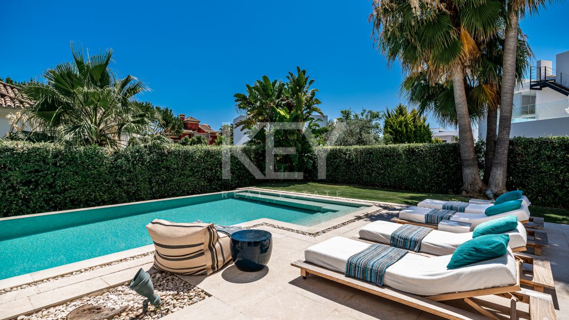 Villa Grecia: luxury villa in Altos de Puente Romano, Golden Mile 