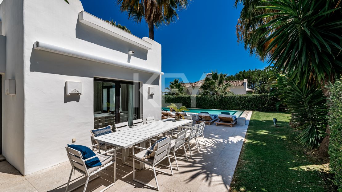 Villa Grecia: luxury villa in Altos de Puente Romano, Golden Mile 