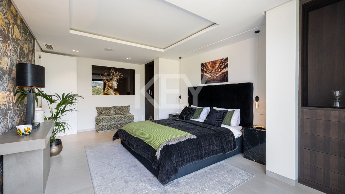 Villa Cannes: Your Serene Haven for Holiday Rentals in Nueva Andalucia, Marbella