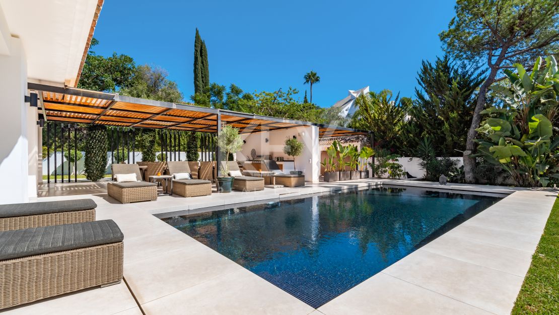 Villa Cannes: Your Serene Haven for Holiday Rentals in Nueva Andalucia, Marbella