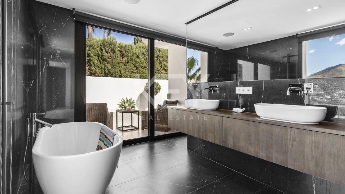 Villa Cannes: Your Serene Haven for Holiday Rentals in Nueva Andalucia, Marbella