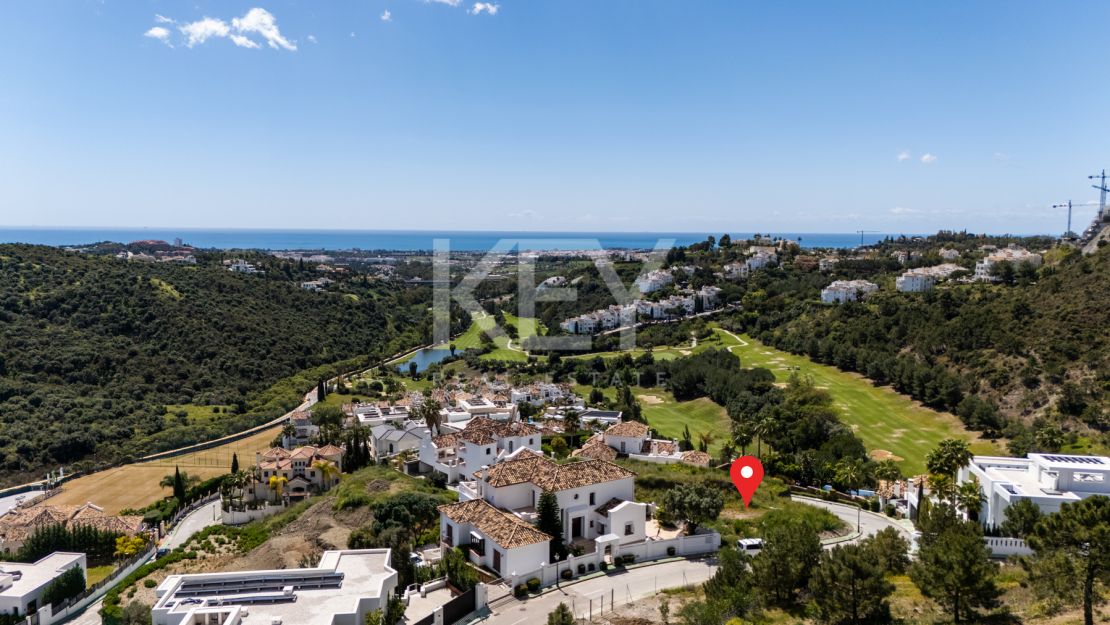 Last panoramic sea view Plot with luxury villa project in gated community of Lomas de La Quinta, Benahavís