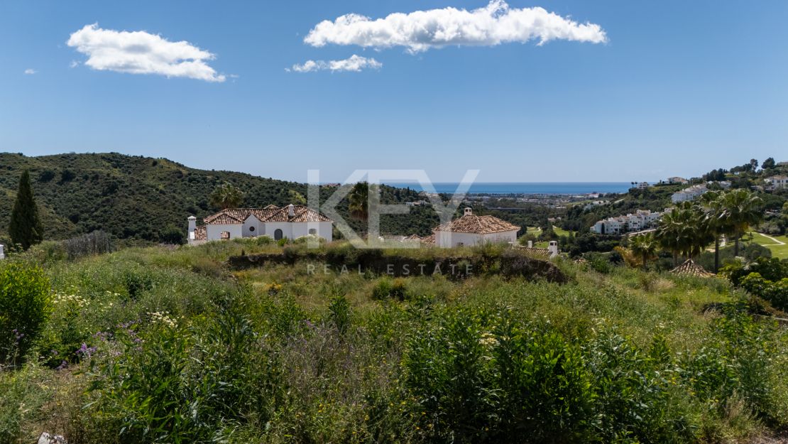 Last panoramic sea view Plot with luxury villa project in gated community of Lomas de La Quinta, Benahavís