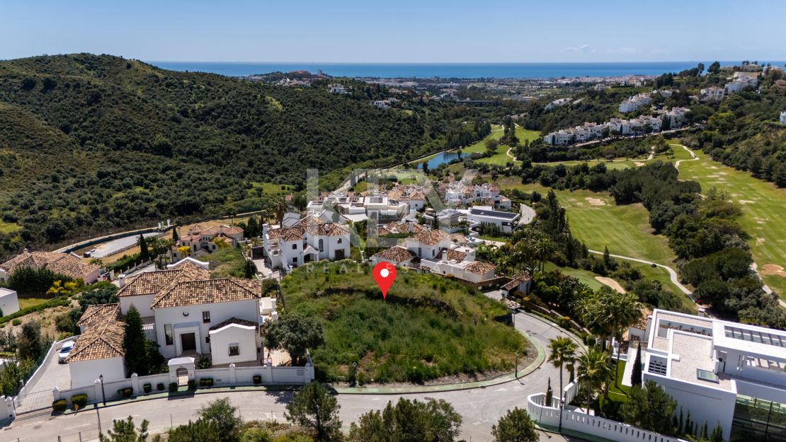 Last panoramic sea view Plot with luxury villa project in gated community of Lomas de La Quinta, Benahavís