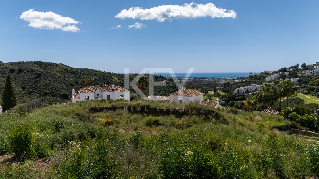 Last panoramic sea view Plot with luxury villa project in gated community of Lomas de La Quinta, Benahavís