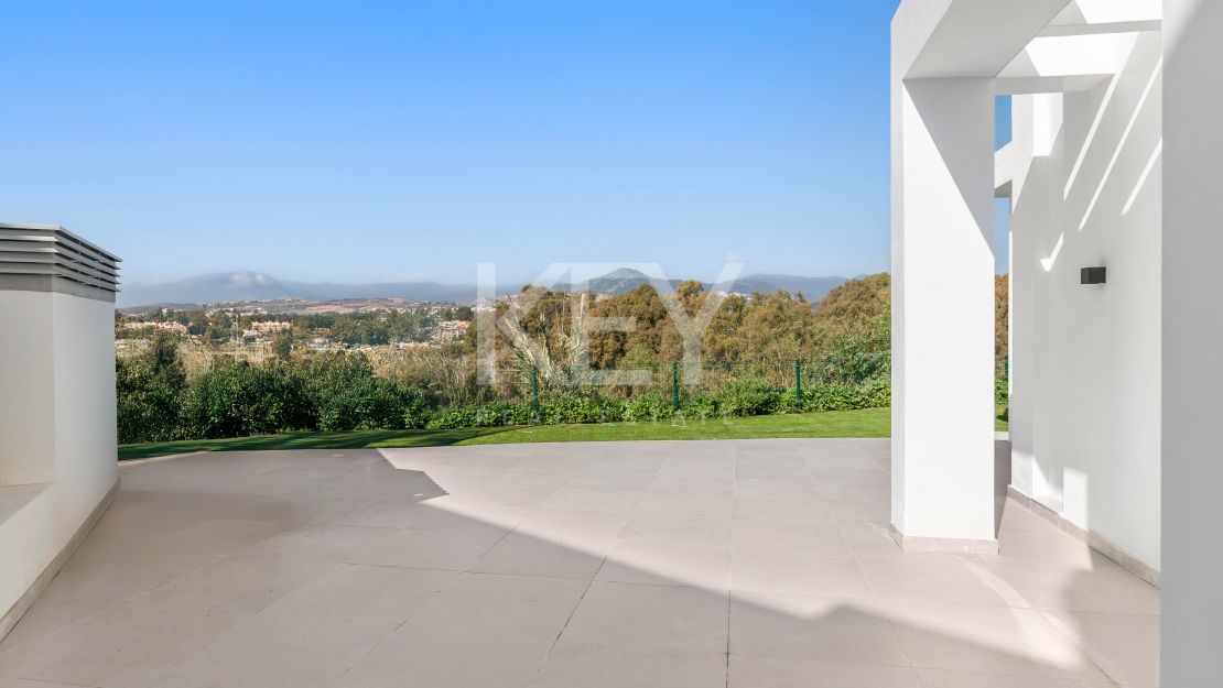 Sea views modern house in Guadalmina Alta, San Pedro