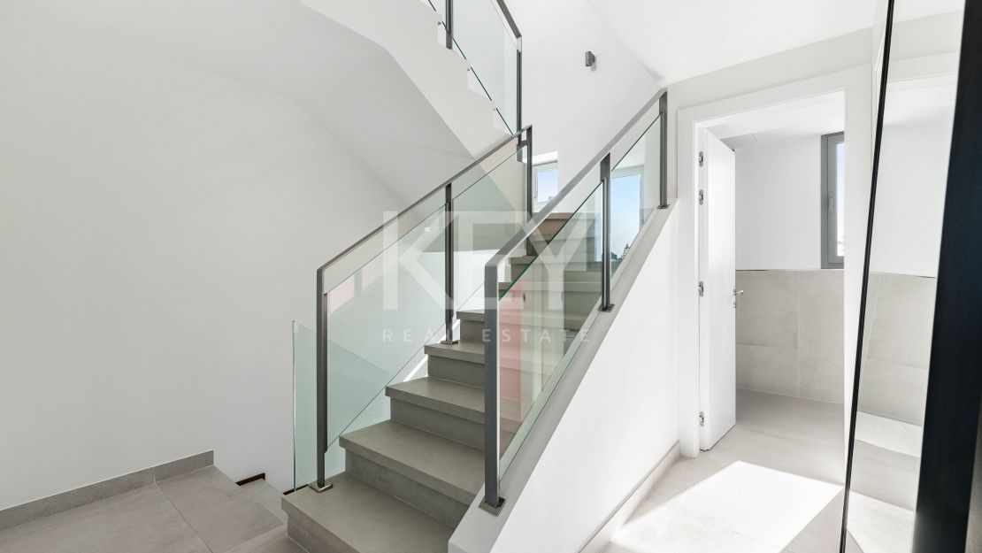 Sea views modern house in Guadalmina Alta, San Pedro