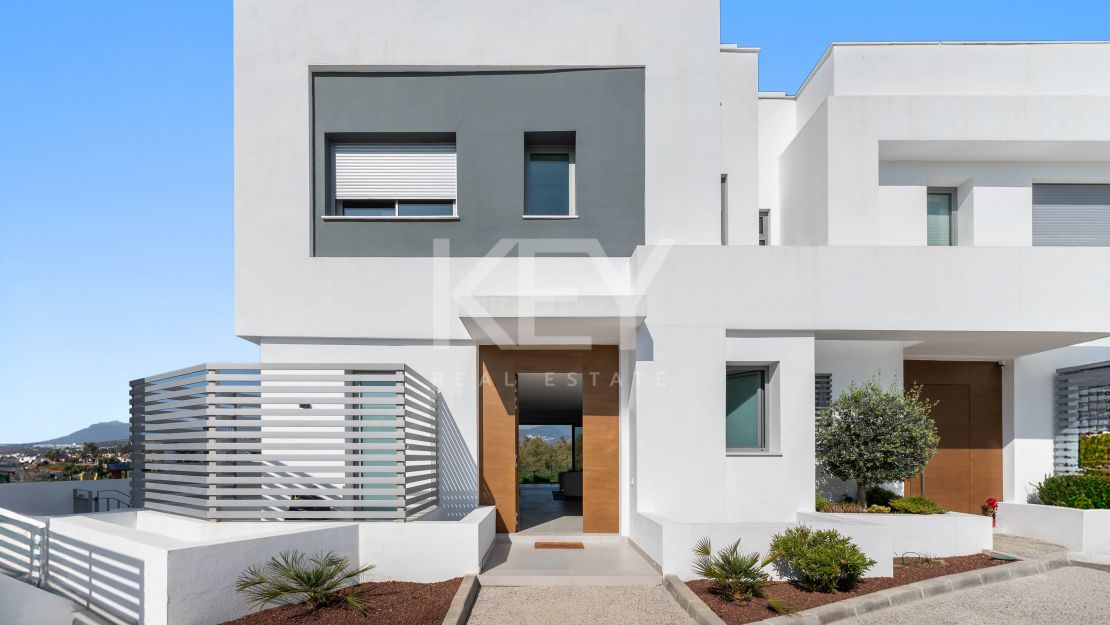 Sea views modern house in Guadalmina Alta, San Pedro