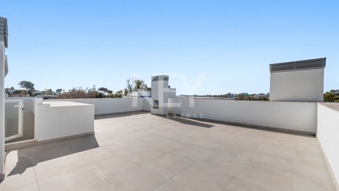 Sea views modern house in Guadalmina Alta, San Pedro