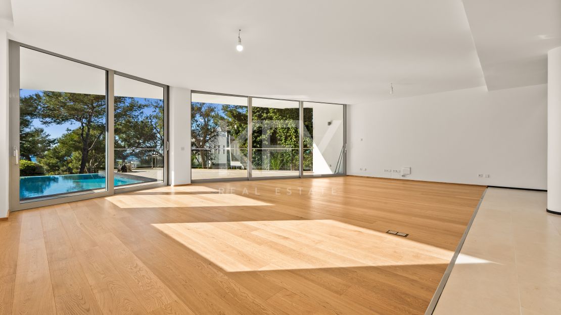 Sea views luxury townhouse in Golden Mile, Marbella