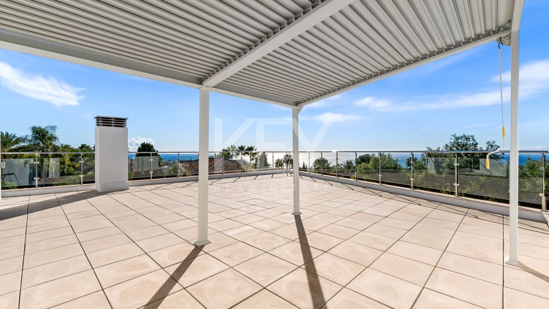 Sea views luxury townhouse in Golden Mile, Marbella