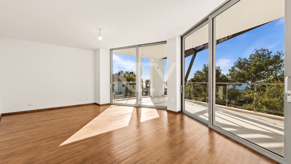 Sea views luxury townhouse in Golden Mile, Marbella