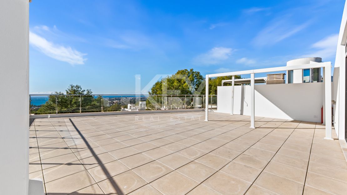 Sea views luxury townhouse in Golden Mile, Marbella