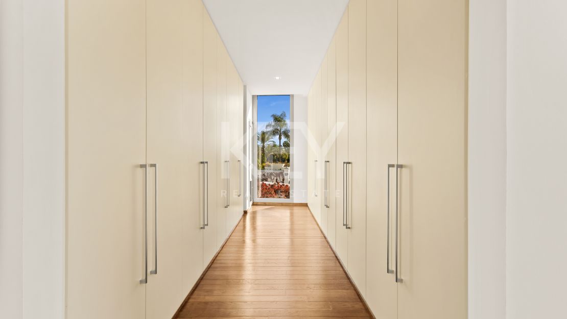 Sea views luxury townhouse in Golden Mile, Marbella