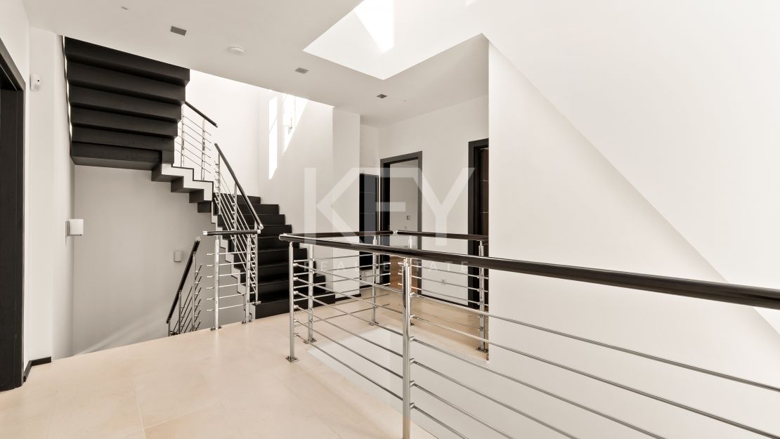 Sea views luxury townhouse in Golden Mile, Marbella