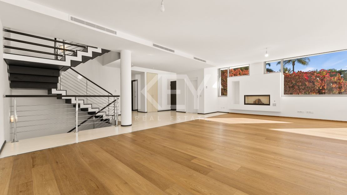 Sea views luxury townhouse in Golden Mile, Marbella