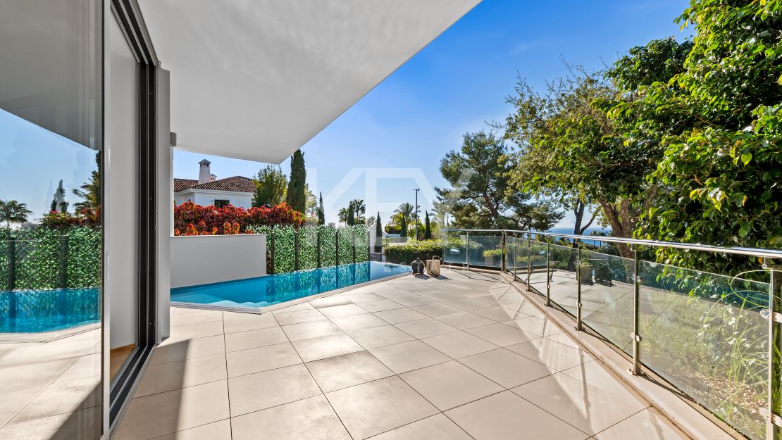 Sea views luxury townhouse in Golden Mile, Marbella