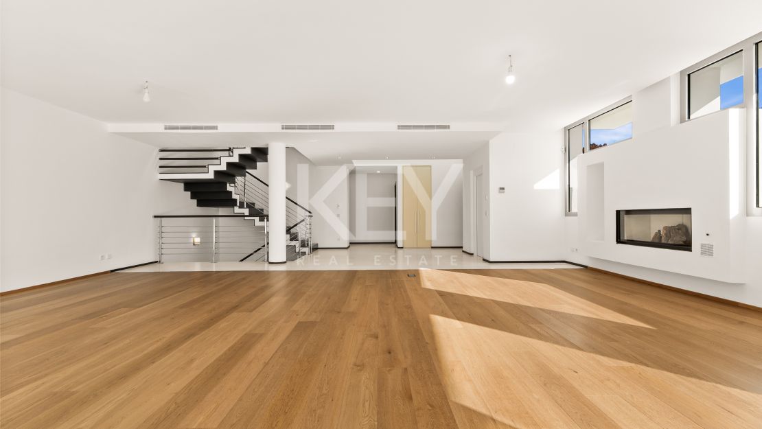 Sea views luxury townhouse in Golden Mile, Marbella