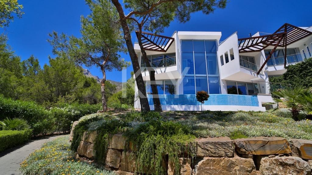 Adosado de lujo y moderno en Sierra Blanca, Marbella