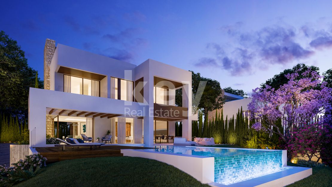 Contemporary villa in gated community and walking distance to the beach in Golden Mile, Marbella 