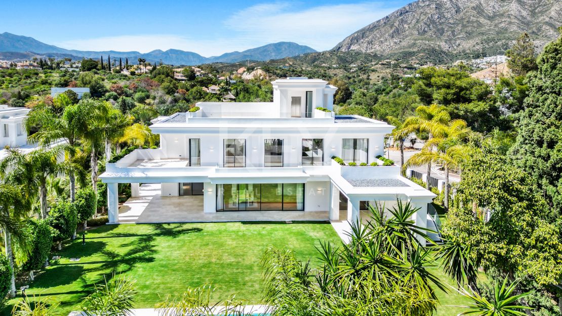 Villa de lujo con vistas al mar en venta en Lomas de Marbella Club, Milla de Oro