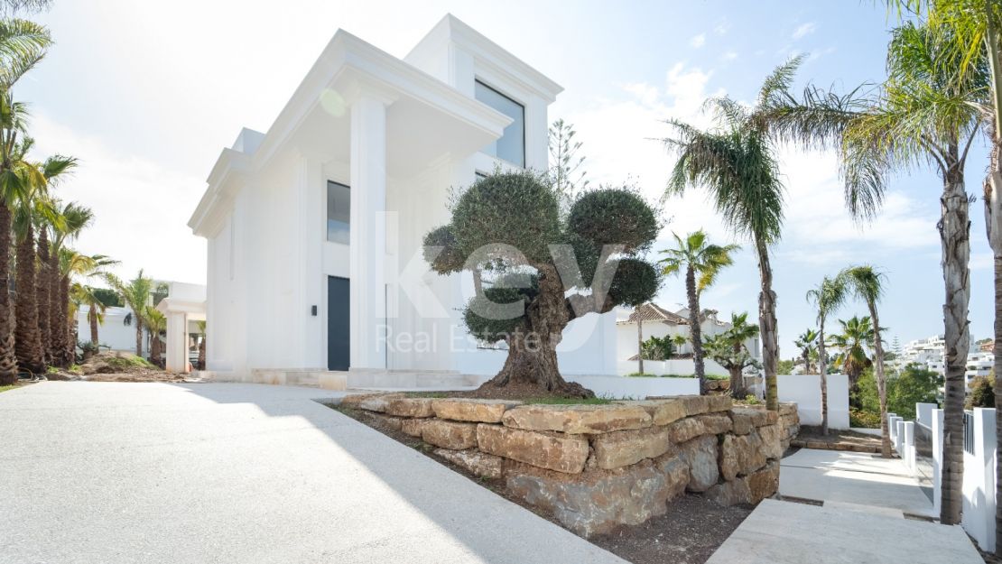 New luxury villa close to the beach in Lomas de Marbella Club, Golden Mile