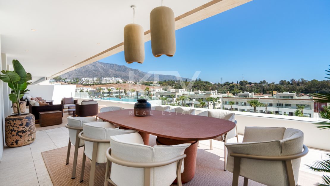 Stunning sea views Sky Villa furnished by FENDI CASA in privileged location, The Golden Mile