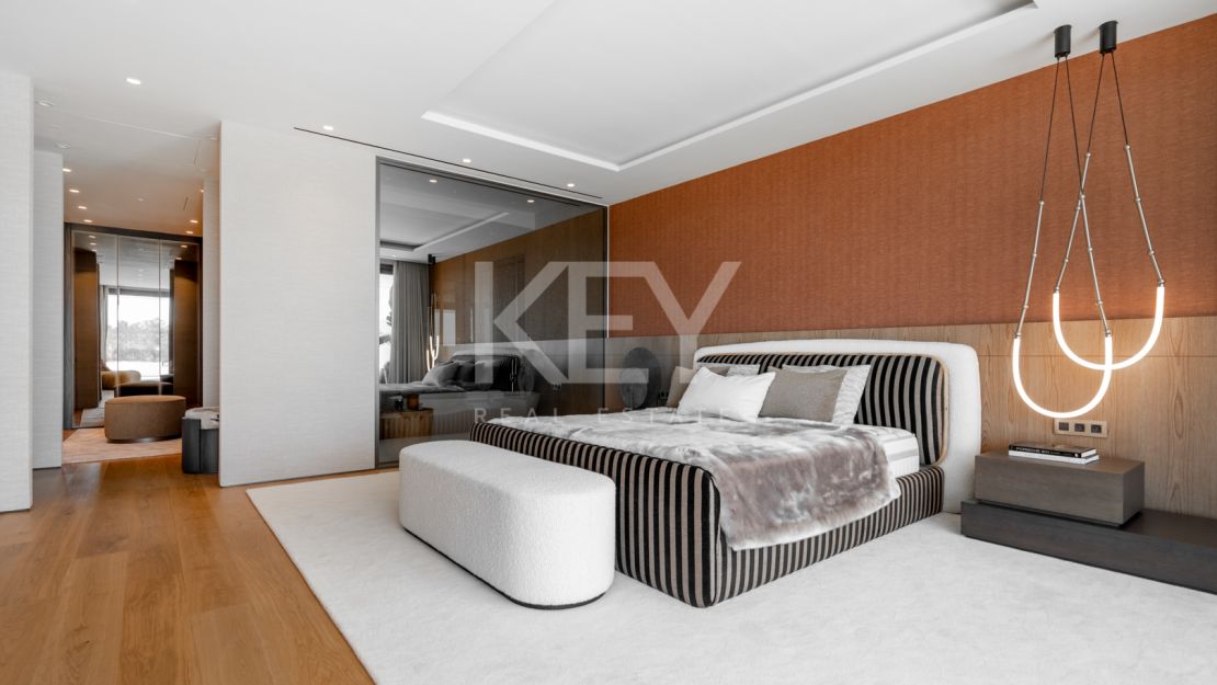 Stunning sea views Sky Villa furnished by FENDI CASA in privileged location, The Golden Mile