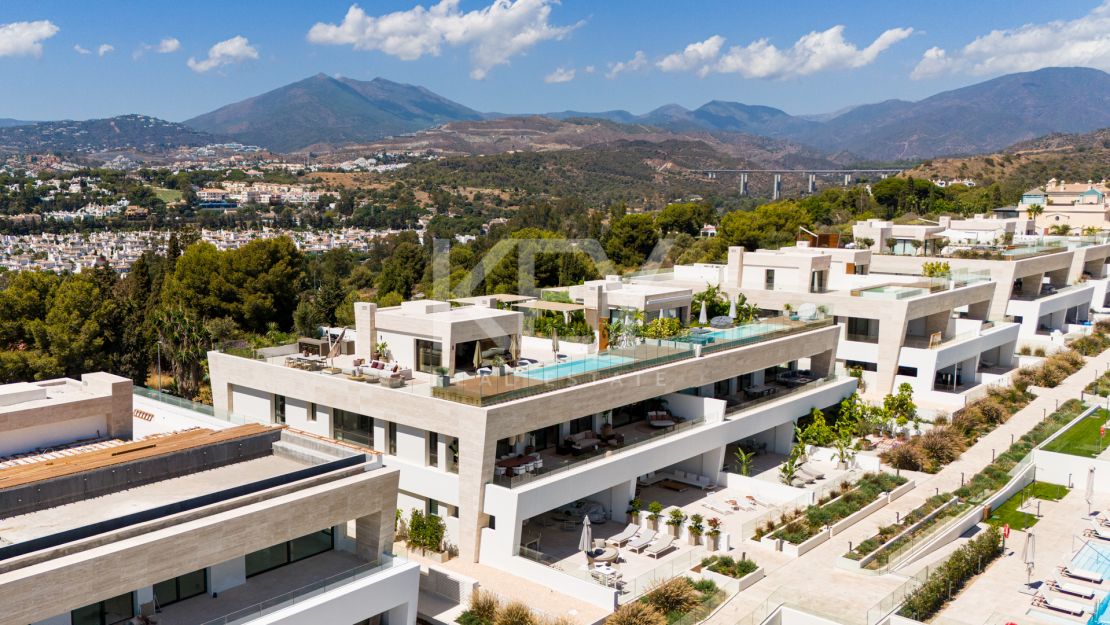 Stunning sea views Sky Villa furnished by FENDI CASA in privileged location, The Golden Mile