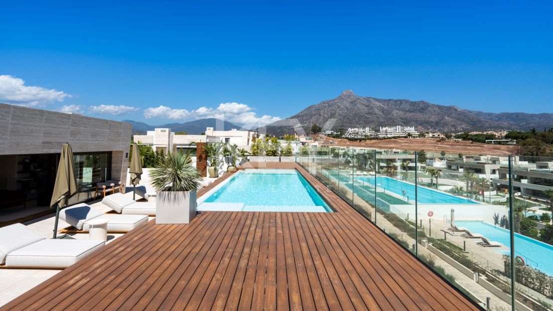 Stunning sea views Sky Villa furnished by FENDI CASA in privileged location, The Golden Mile