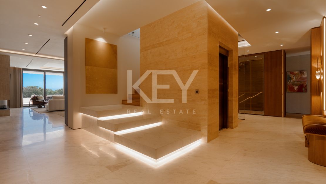 Stunning sea views Sky Villa furnished by FENDI CASA in privileged location, The Golden Mile