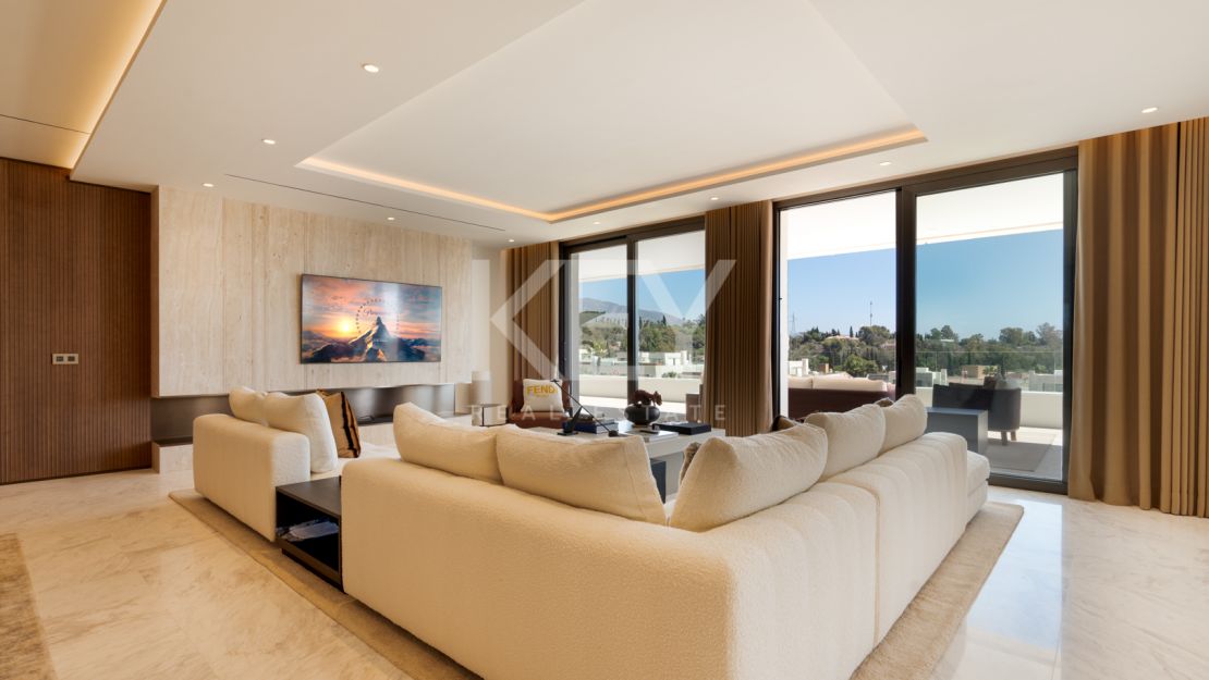 Stunning sea views Sky Villa furnished by FENDI CASA in privileged location, The Golden Mile