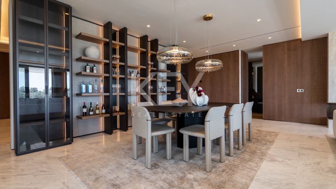 Stunning sea views Sky Villa furnished by FENDI CASA in privileged location, The Golden Mile