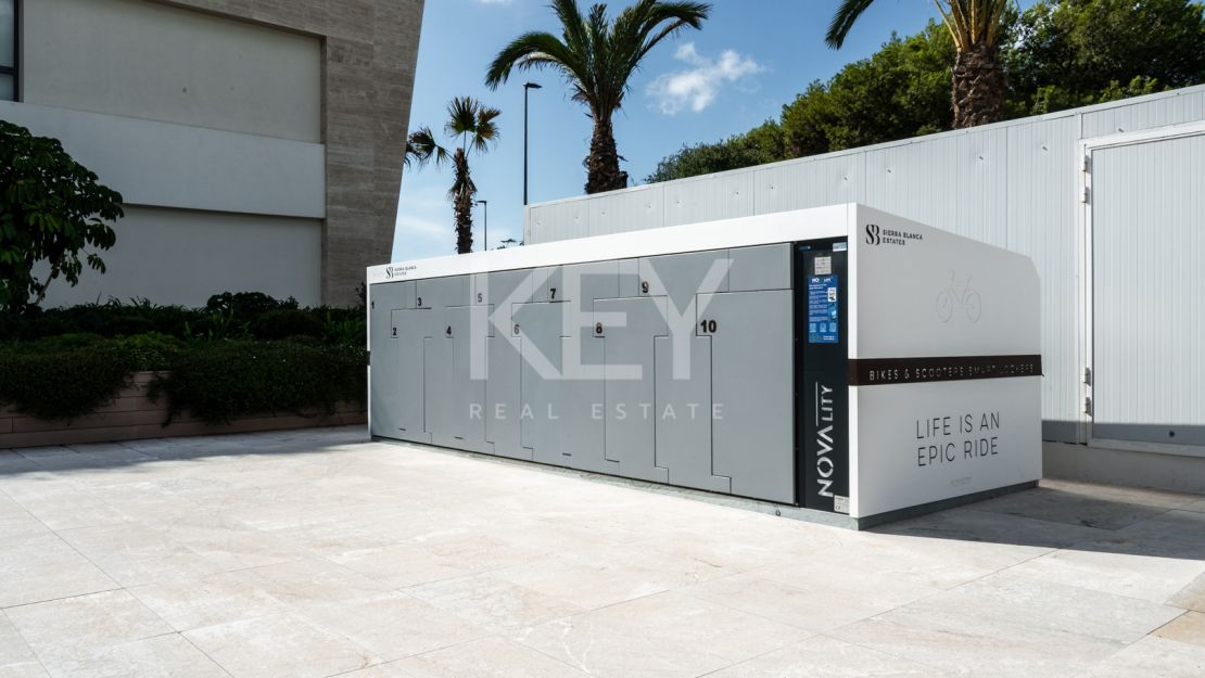 Stunning sea views Sky Villa furnished by FENDI CASA in privileged location, The Golden Mile