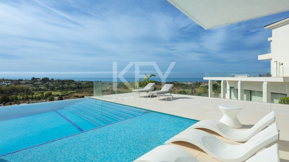 Sea views luxury villa for sale in Paraiso Alto, Benahavis