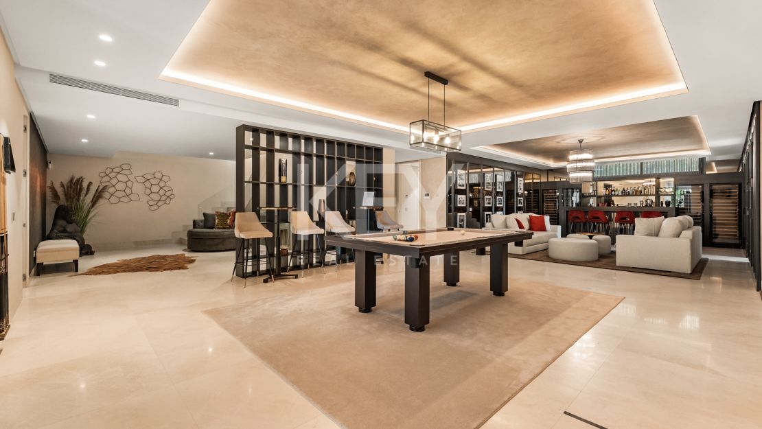 Luxury Holiday Villa for Rent in El Paraíso Alto, Benahavís