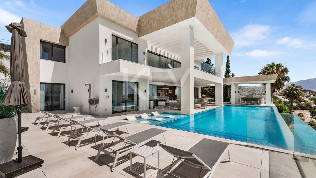 Luxury Holiday Villa for Rent in El Paraíso Alto, Benahavís