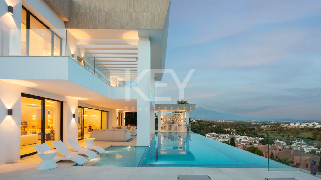 Sea views luxury villa for sale in Paraiso Alto, Benahavis